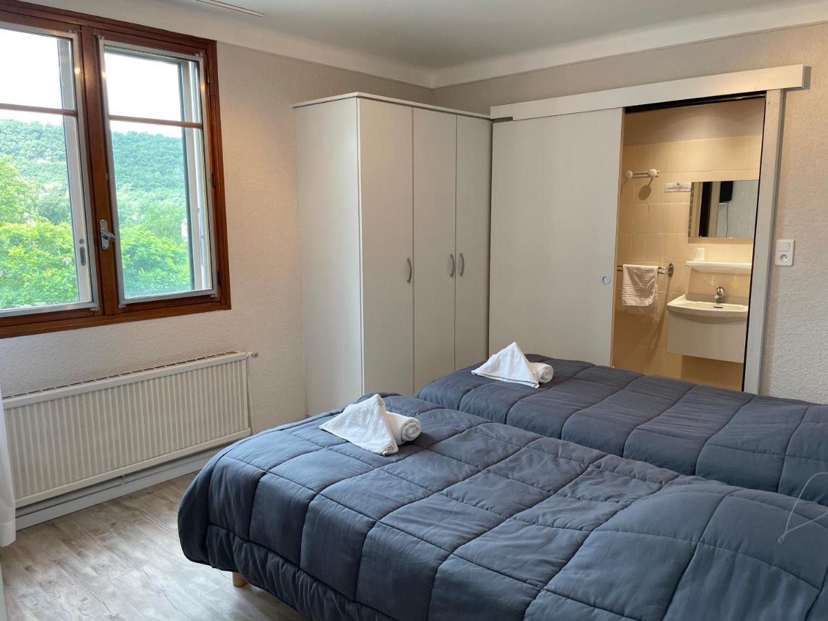 Hotel Les Chenes Систерон Экстерьер фото