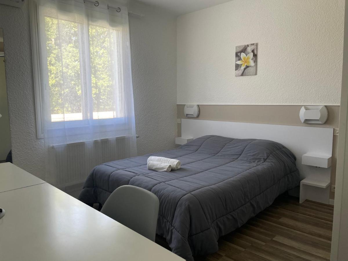 Hotel Les Chenes Систерон Экстерьер фото