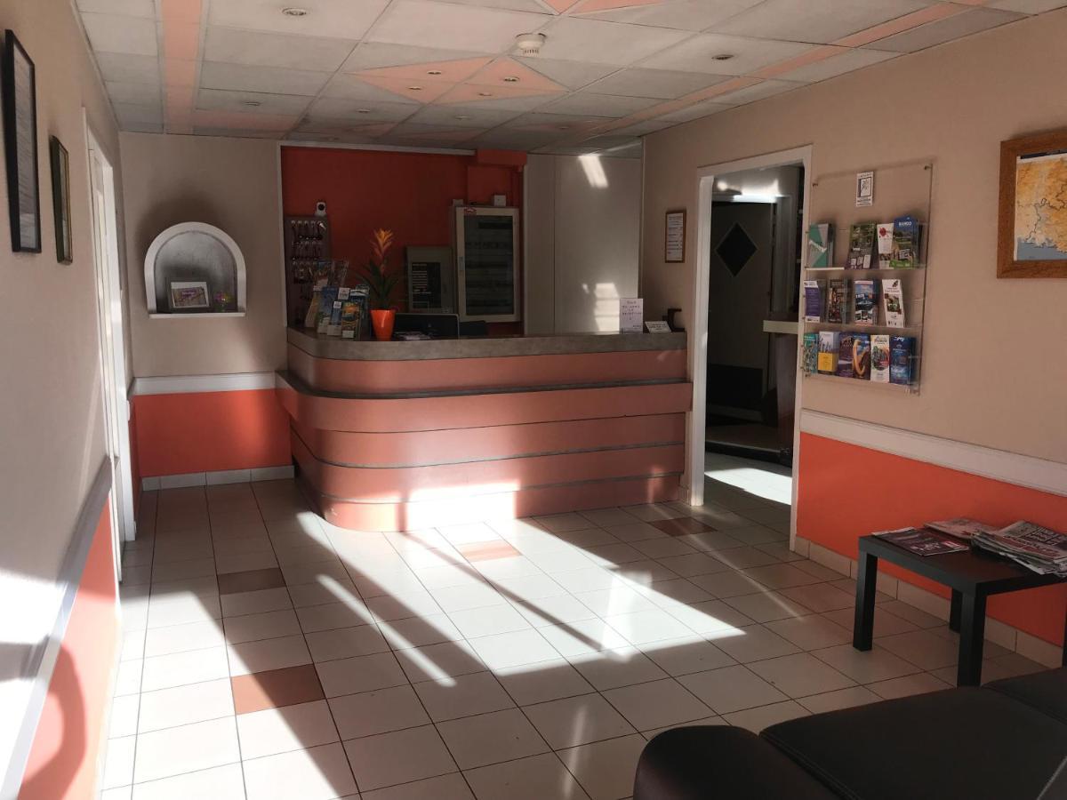 Hotel Les Chenes Систерон Экстерьер фото