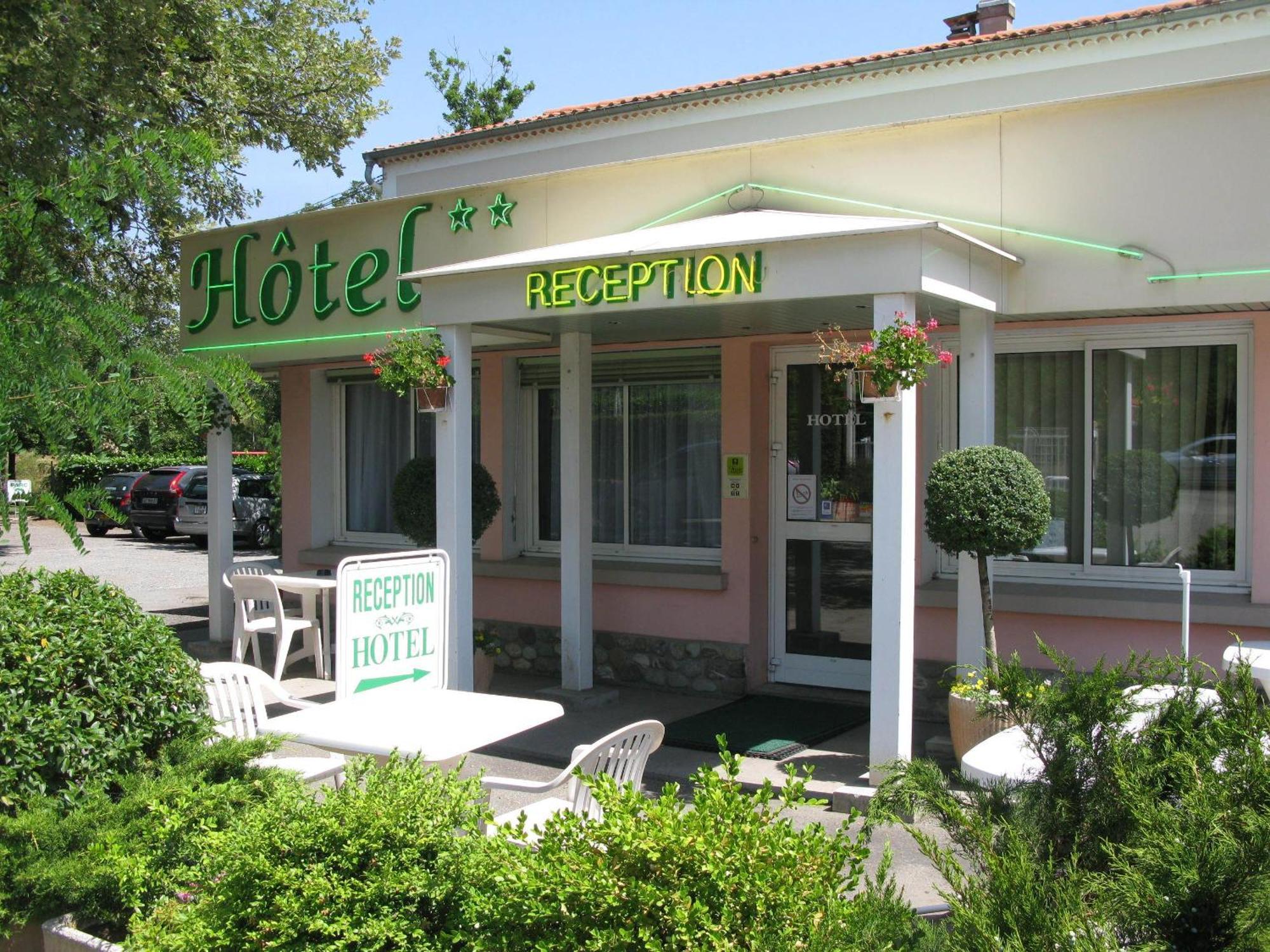 Hotel Les Chenes Систерон Экстерьер фото