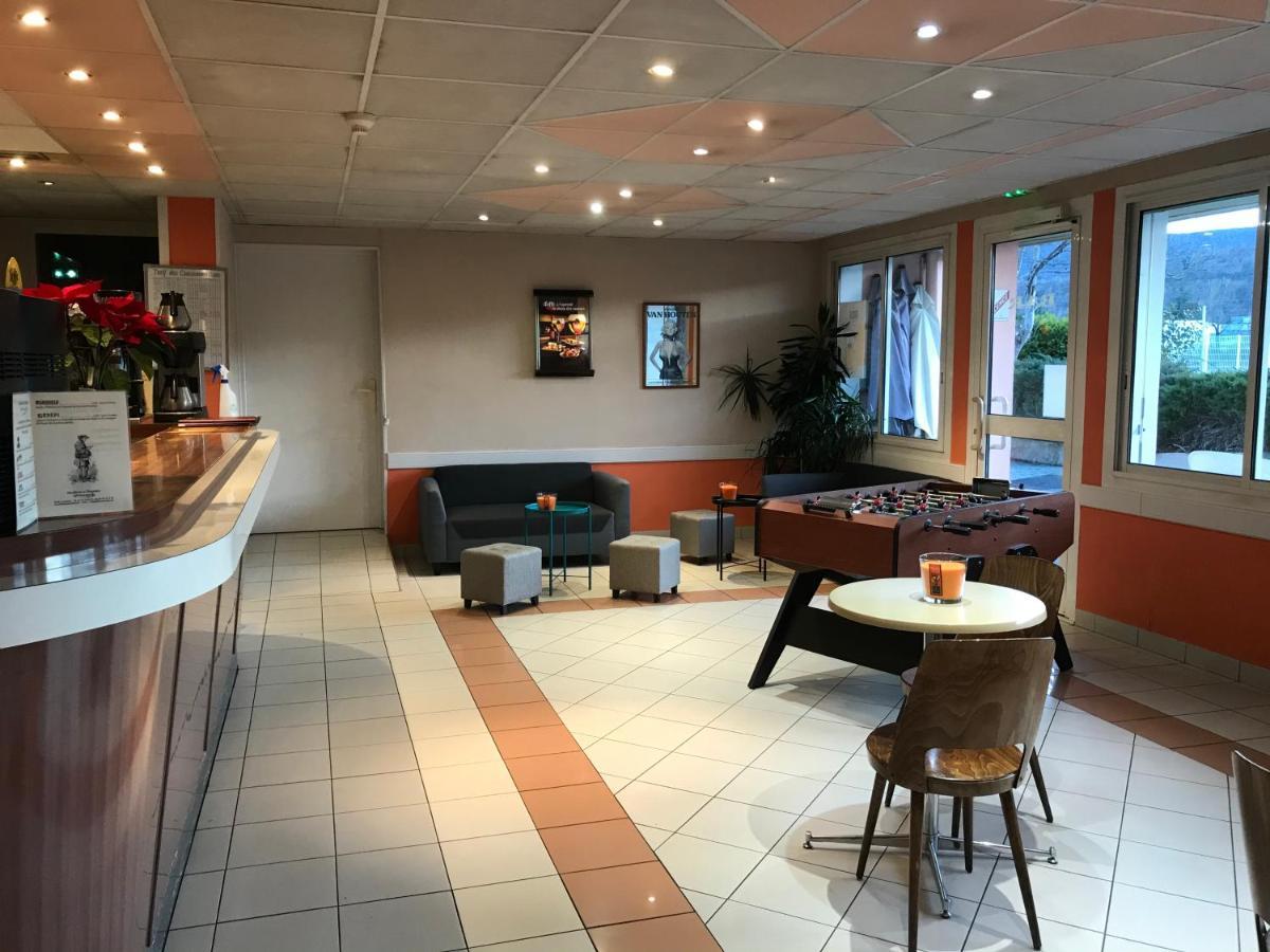 Hotel Les Chenes Систерон Экстерьер фото